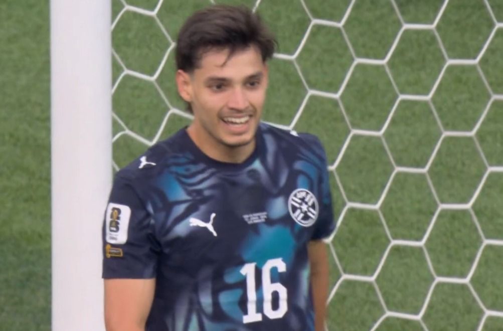 Jogador do São Paulo faz gol contra em retorno do Paraguai à Copa do Mundo
