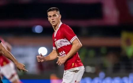 Estrella em ação pelo CRB