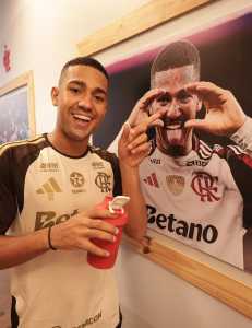 Samuel Lino foi destaque do Flamengo na última partida antes da Copa do Mundo