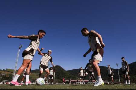 Luiz Araújo, Léo Ortiz e Ayrton Lucas - Treino do Flamengo