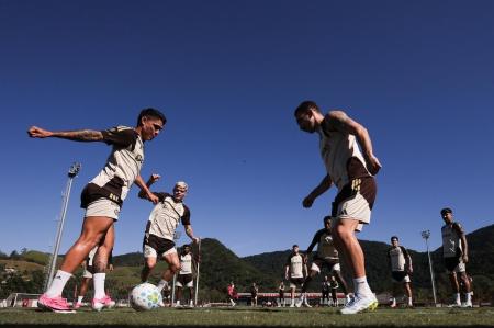 Flamengo teve folga neste sábado e viaja para Portugal neste domingo