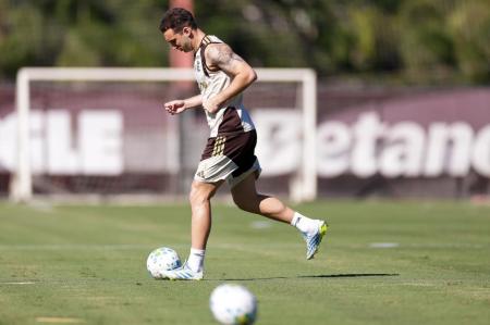 Léo Ortiz celebra tempo de descanso recuperação dos jogadores do Flamengo