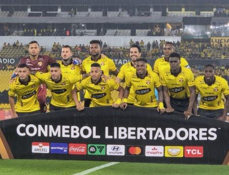 Jogadores do Barcelona-EQU antes de jogo contra o Boca Juniors pela Libertadores