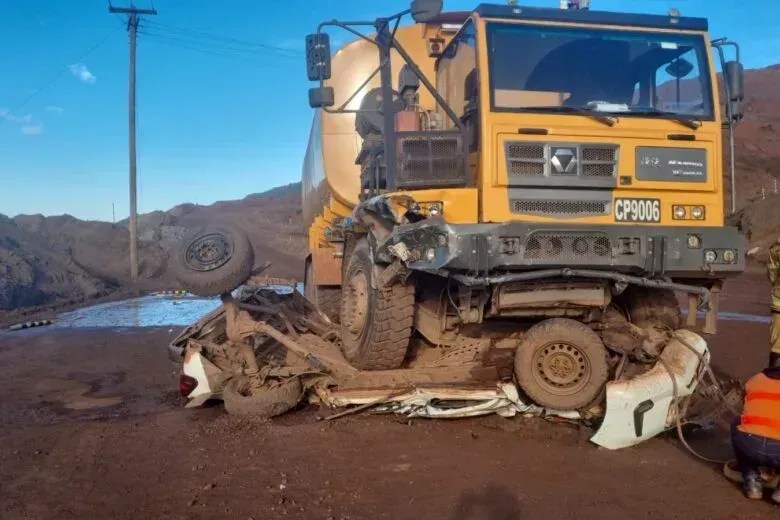 Trabalhador morre após caminhão-pipa atingir veículo na Mina Casa de Pedra, em Congonhas