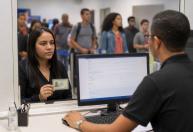 Brasil se aproxima de 1 milhão de empregos em junho, mas valor é o menor patamar desde 2020