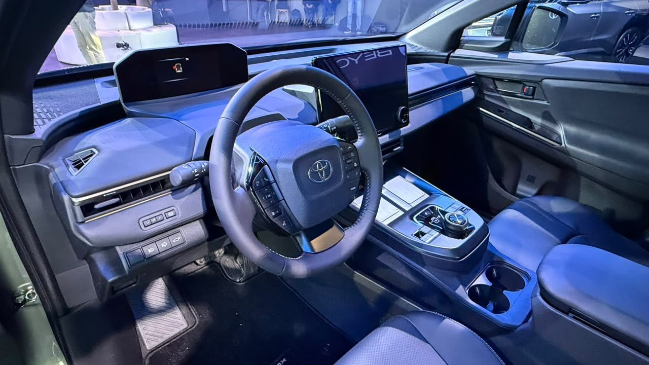 Toyota bZ4X chega ao Brasil e abre nova fase elétrica da marca