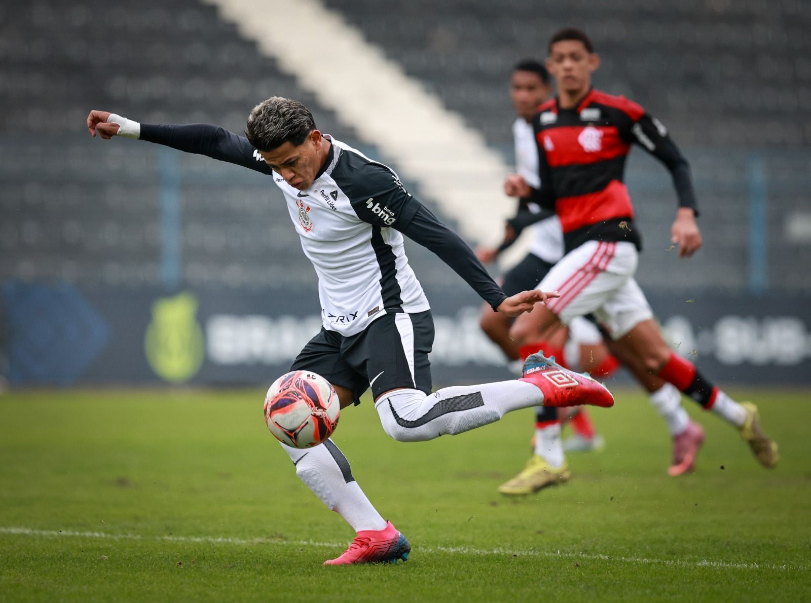 Corinthians avalia negociar artilheiro do sub-20; saiba detalhes