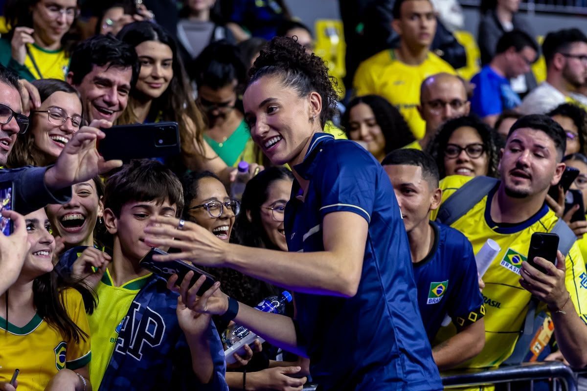 Gabi sente desconforto e desfalcará Seleção na 3ª semana da VNL