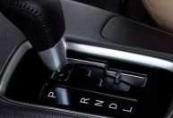 Poucos motoristas usam corretamente: o que significa a letra L no carro e quando utilizá-la