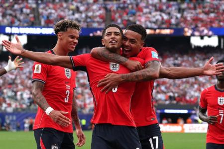 Bellingham celebra gol pela Inglaterra na Copa