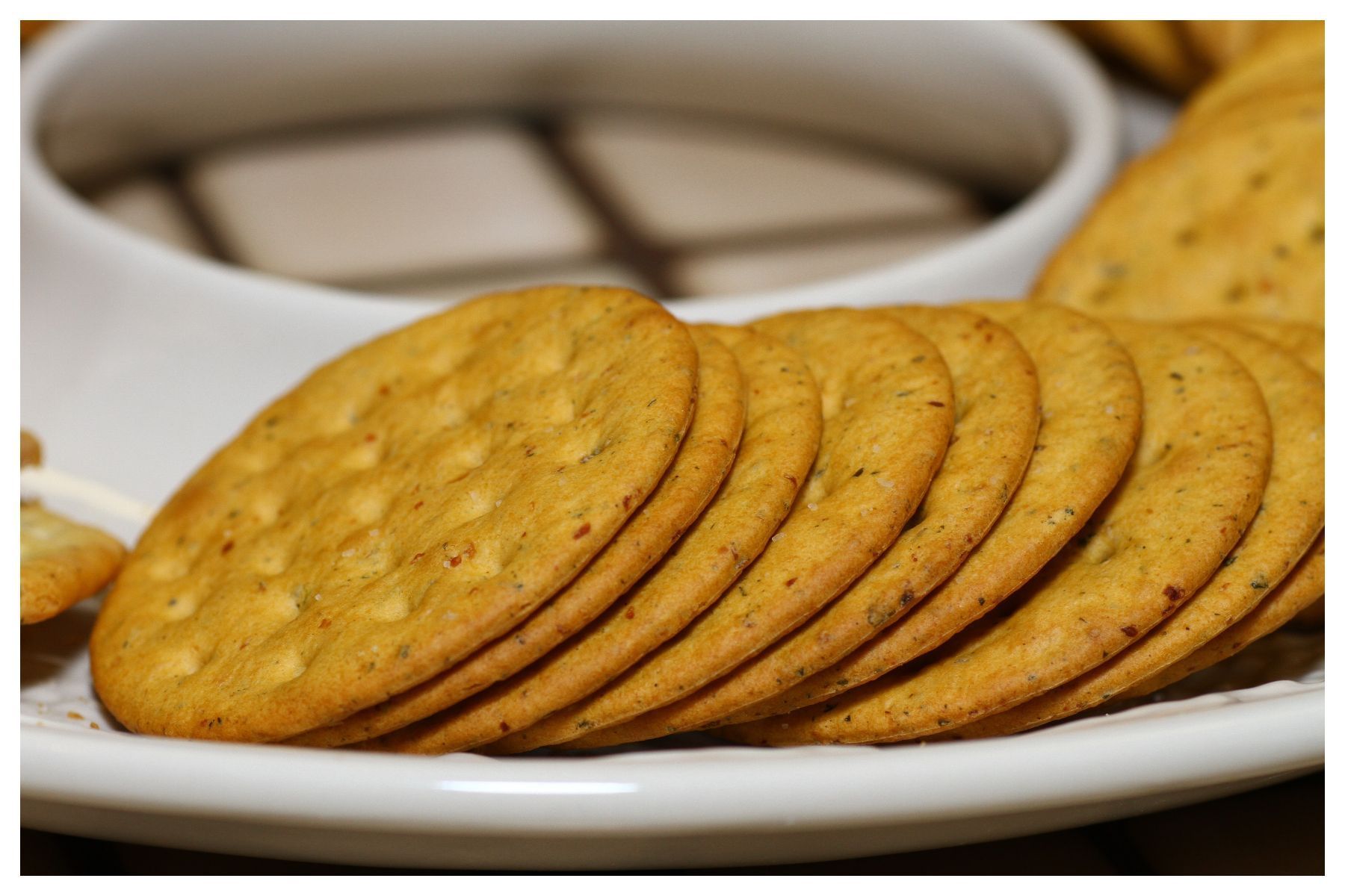 Farinha de alga marrom eleva valor nutricional de biscoitos sem glúten, segundo a Unicamp