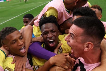 Brasil celebra gol em vitória sobre o Japão na Copa do Mundo de 2026