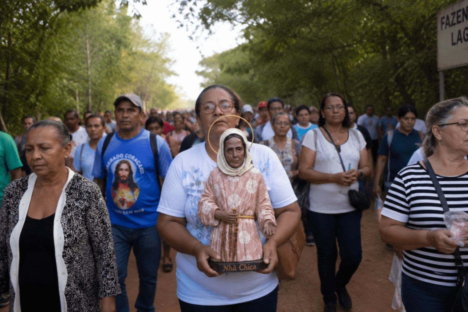 Devotos de Nhá Chica se reúnem em caminhada em São João del-Rei