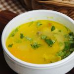 Caldos e sopas garantem benefícios para a saúde durante o inverno; confira
