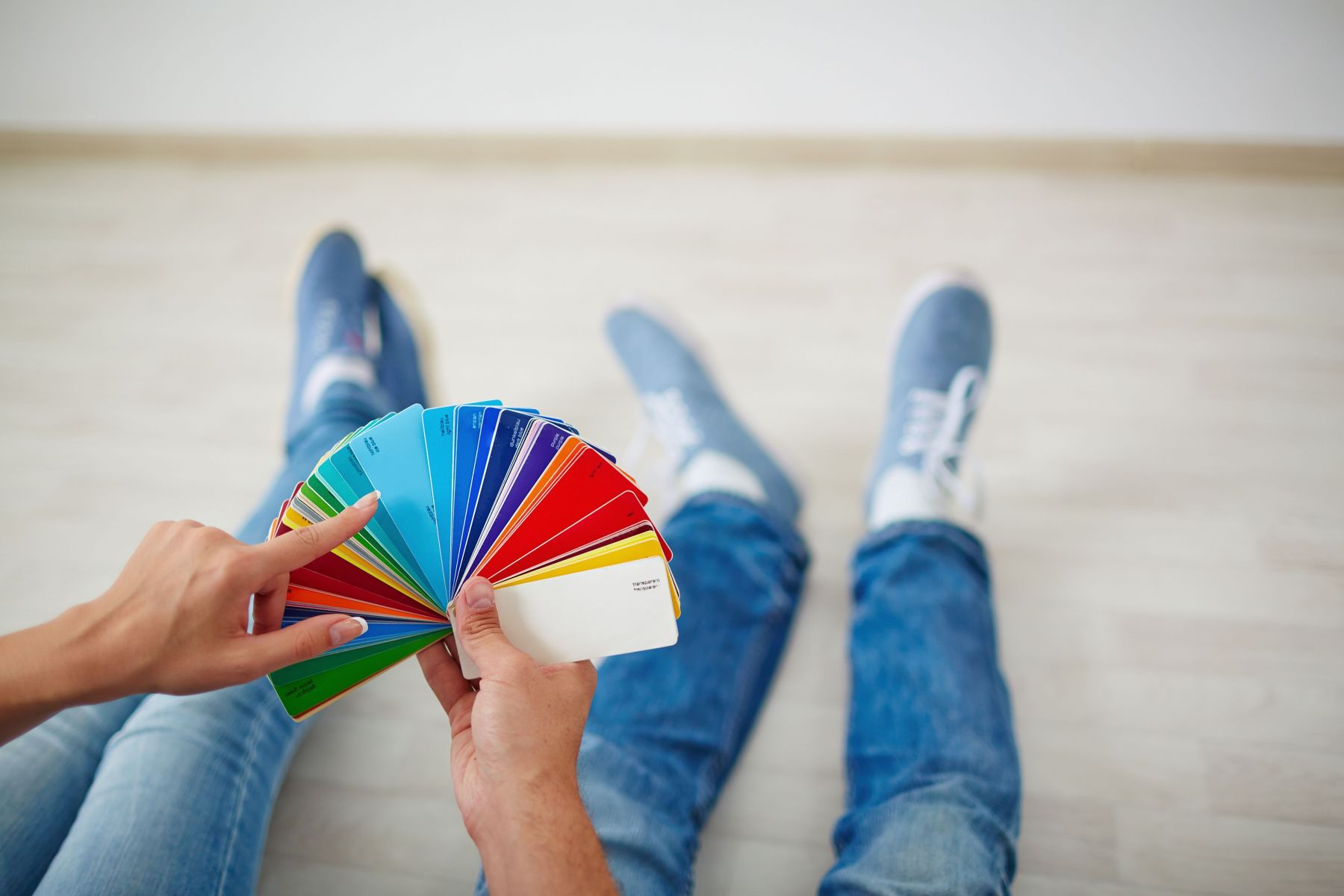 Psicólogos revelam as duas cores que as pessoas usam e que geram admiração imediata