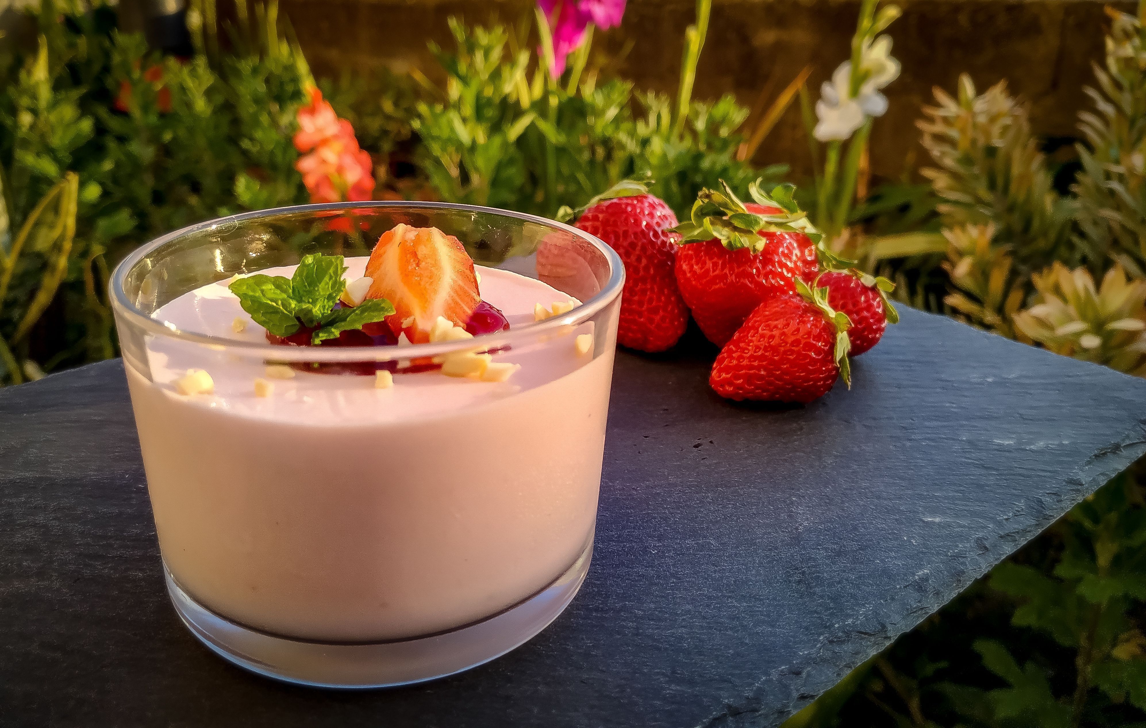 Mousse de morango low carb: sobremesa leve e cheia de sabor