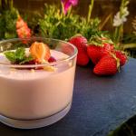 Mousse de morango low carb: sobremesa leve e cheia de sabor