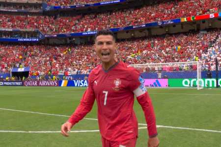 Cristiano Ronaldo apó brilhar contra Uzbequistão