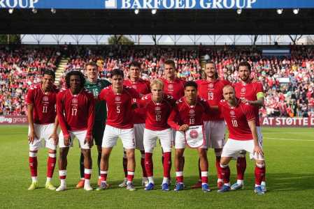 Seleção da Dinamarca antes de amistoso contra a Ucrânia