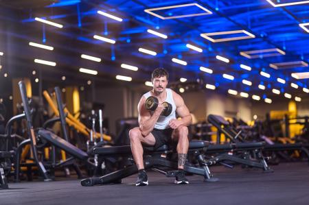 Imagem de divulgação da Smart Fit sobre exercício físico