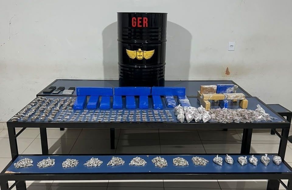 "Fábrica do Tráfico": PM apreende mais de 1.900 porções de droga em casa de Montes Claros