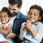 Os quatro fatores que indicam o sucesso do seu filho na vida adulta, segundo especialistas