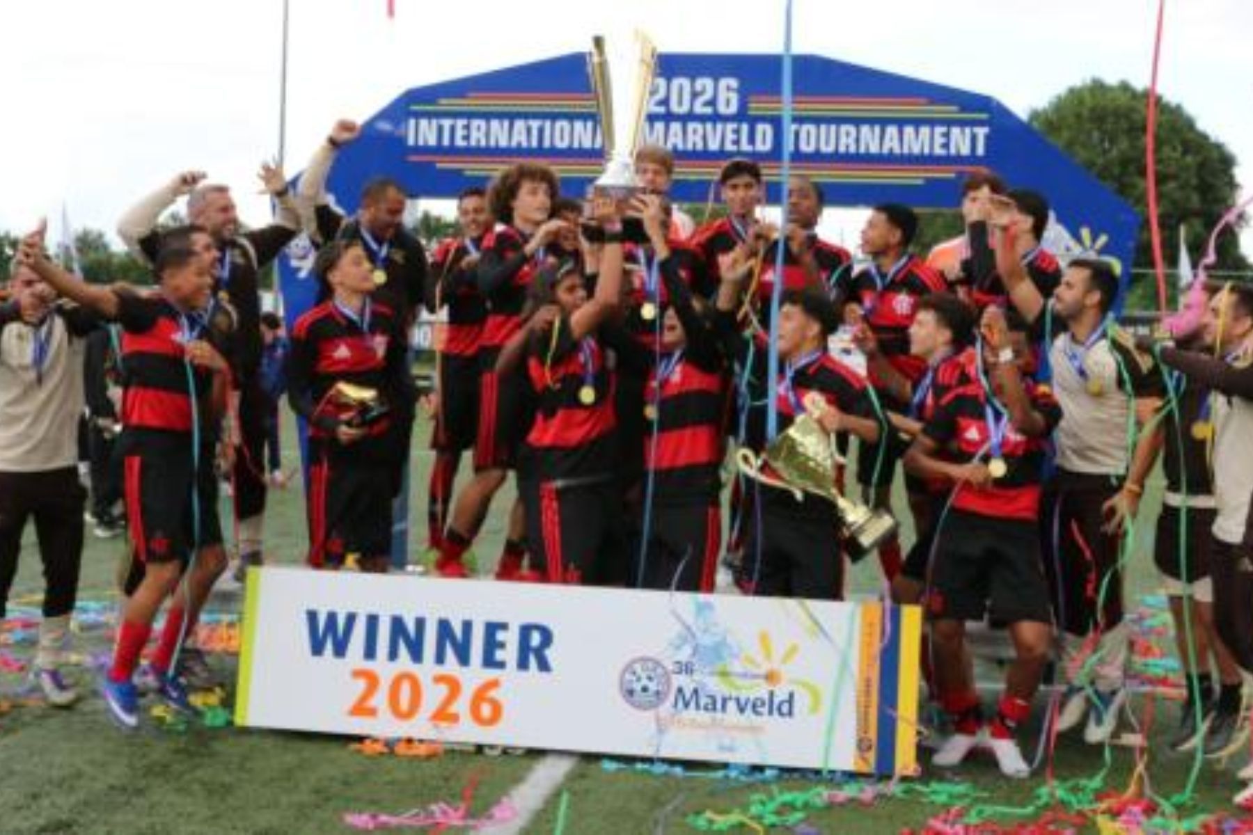 Flamengo celebra título invicto da base em competição na Holanda