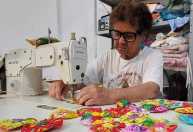 Aos 70 anos, artesã faz do fuxico uma ferramenta de trabalho, renda e inclusão social em MG