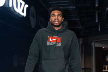 Giannis Antetokounmpo fora de partida da temporada 2025/2026 da NBA