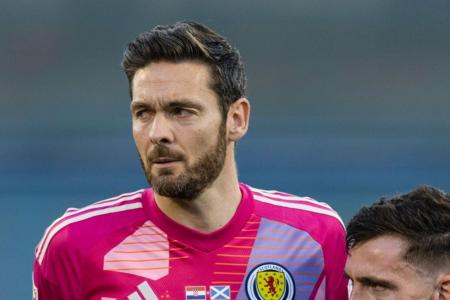 Craig Gordon em jogo pela Escócia em 2024
