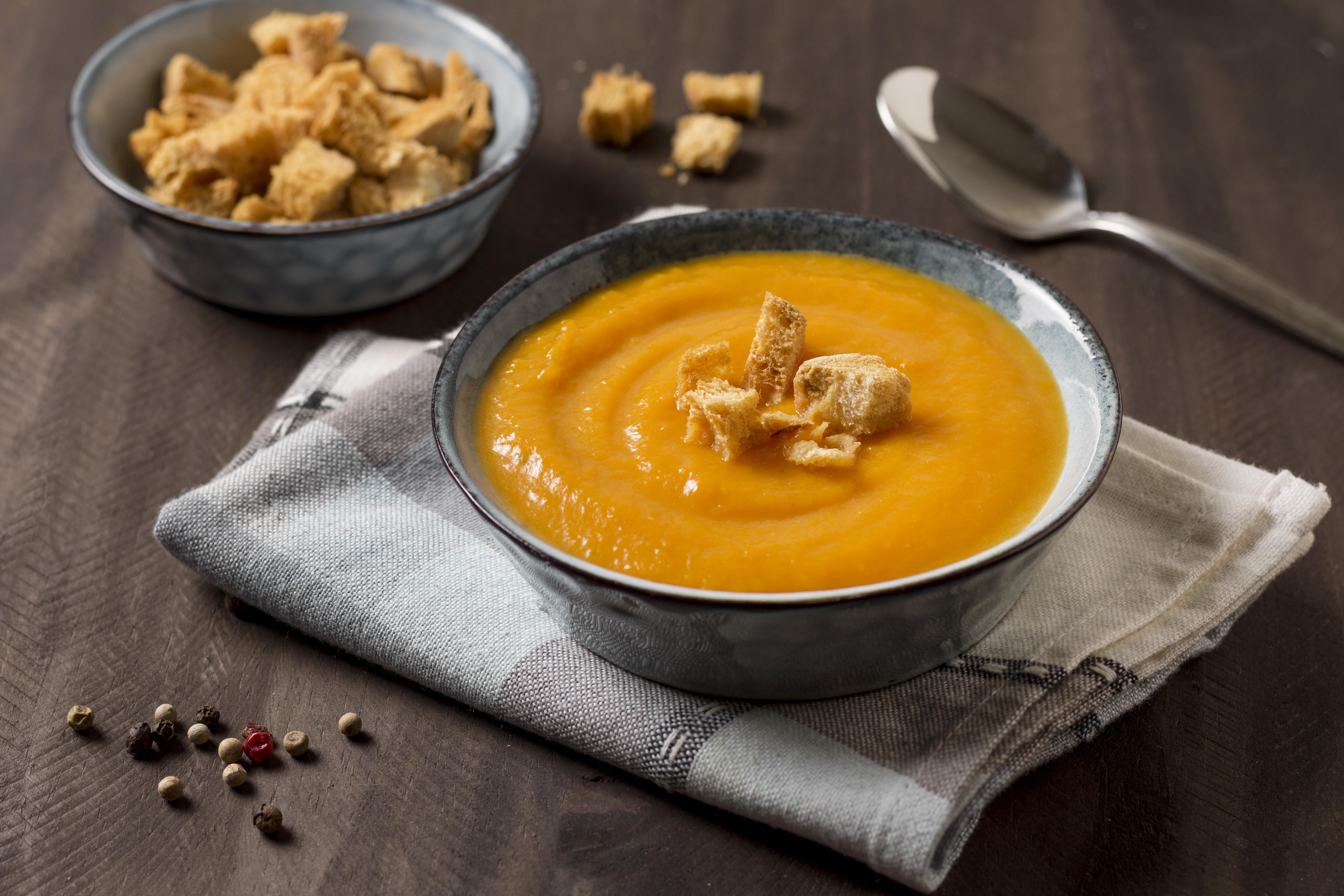 Creme de abóbora low carb, receita para aquecer nas noites de inverno