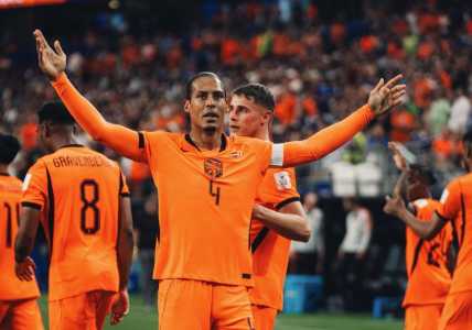 Virgil van Dijk celebra gol pela Holanda na Copa do Mundo 2026