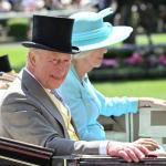 Rei Charles reaparece pelo quarto dia em Ascot em meio a notícias sobre o príncipe Harry
