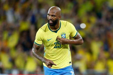 Igor Thiago celebra gol pelo Brasil no Maracanã