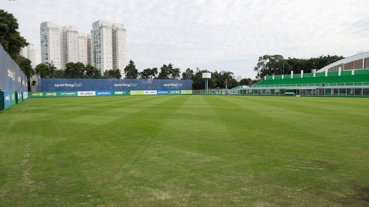Palmeiras instala gramados da Copa do Mundo no centro de treinamento