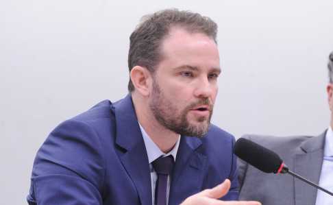 Dario Durigan em audiência na Câmara dos Deputados