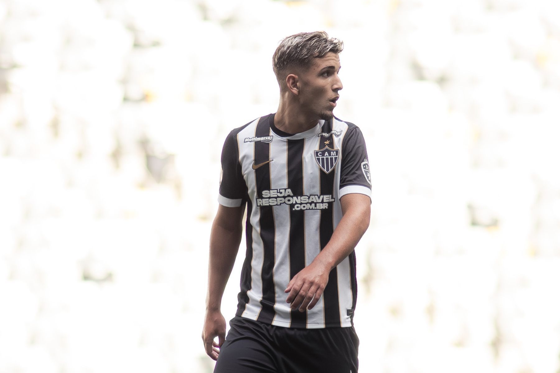 Entenda motivo da viagem de Iseppe, do Atlético, para a Itália