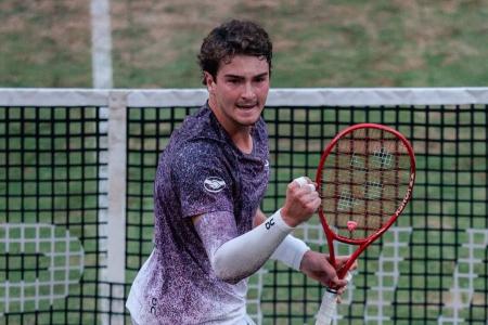João Fonseca na disputa do ATP 500 de Halle