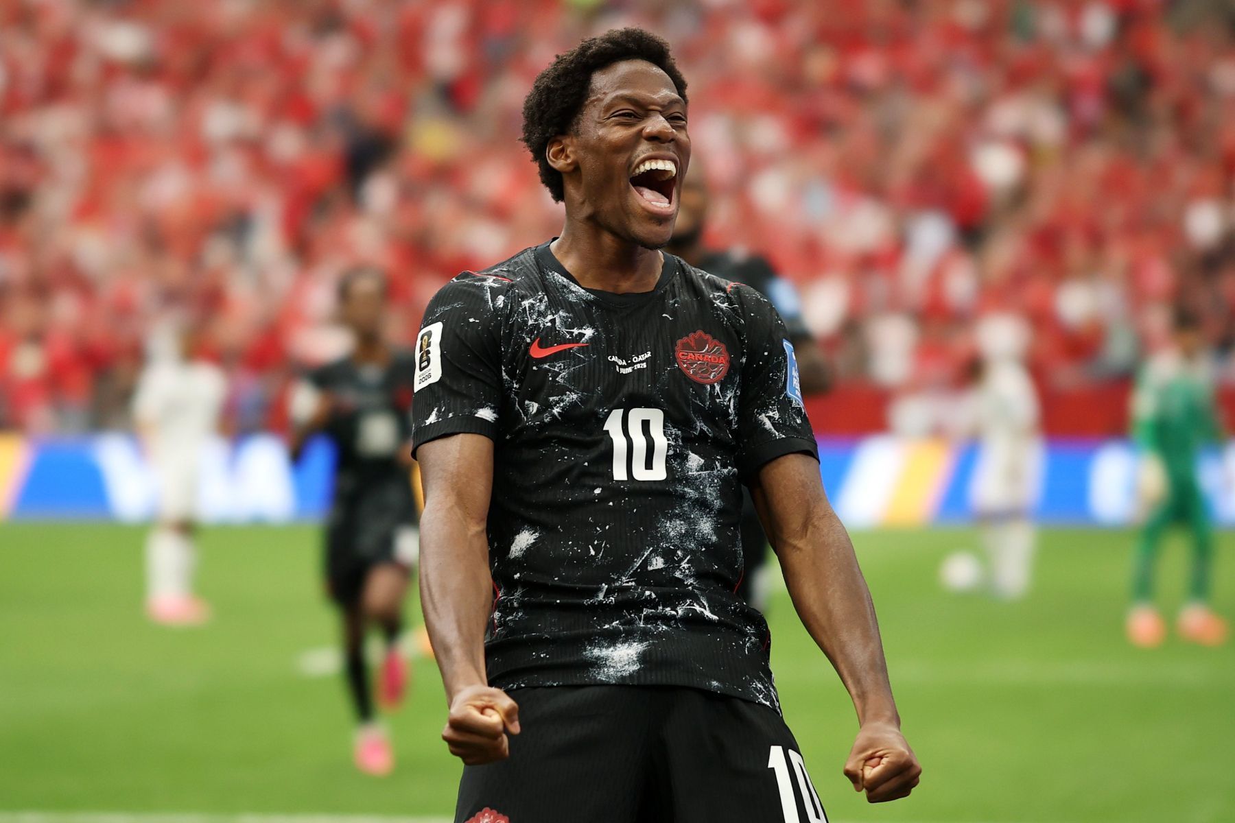 Artilheiro do Canadá na Copa nasceu nos EUA e joga em gigante europeu