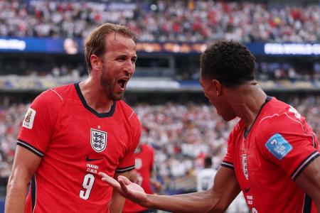Kane celebra gol com Bellingham • Divulgação/England