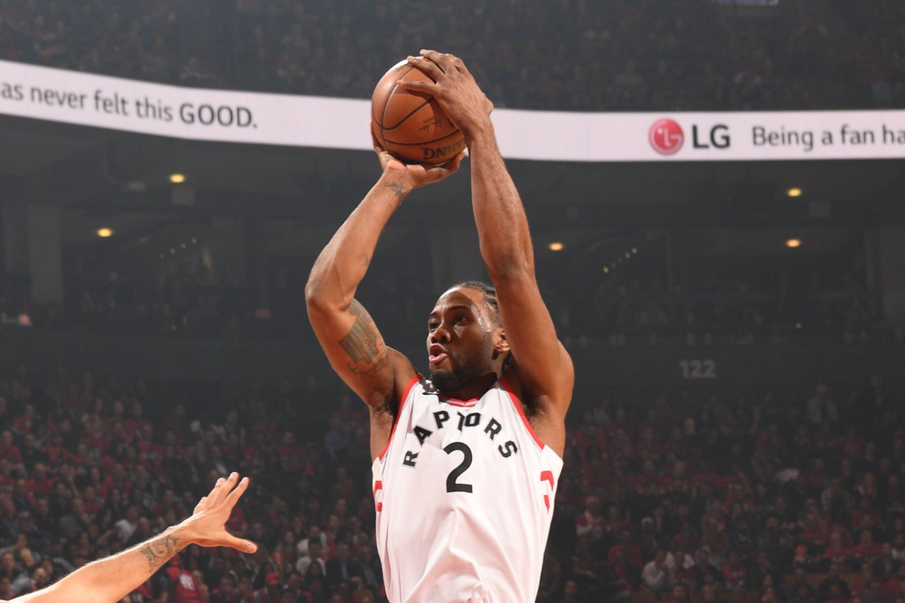 NBA: Kawhi Leonard retorna ao Toronto Raptors após sete anos