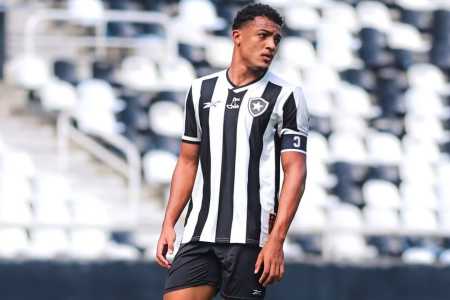 Kayque é revelação recente do Botafogo