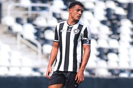 Kayque é revelação recente do Botafogo
