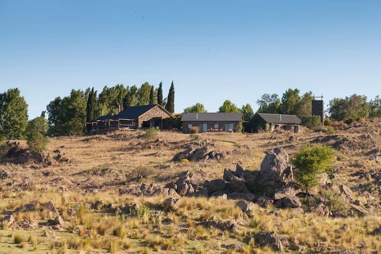 Irmãs transformam antiga casa de veraneio da família em refúgio turístico na Argentina