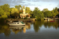 Lagoa deslumbrante, história e gastronomia: a vila ideal para suas próximas férias em família