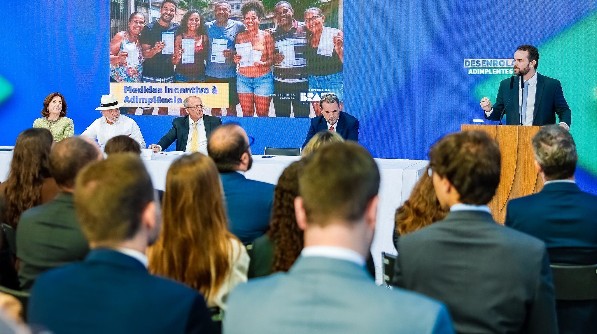 Lula amplia crédito em aceno para trabalhador informal que paga as contas em dia