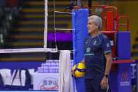 Sem Gabi, Zé Roberto define as 14 jogadoras para jogo contra a Itália na VNL