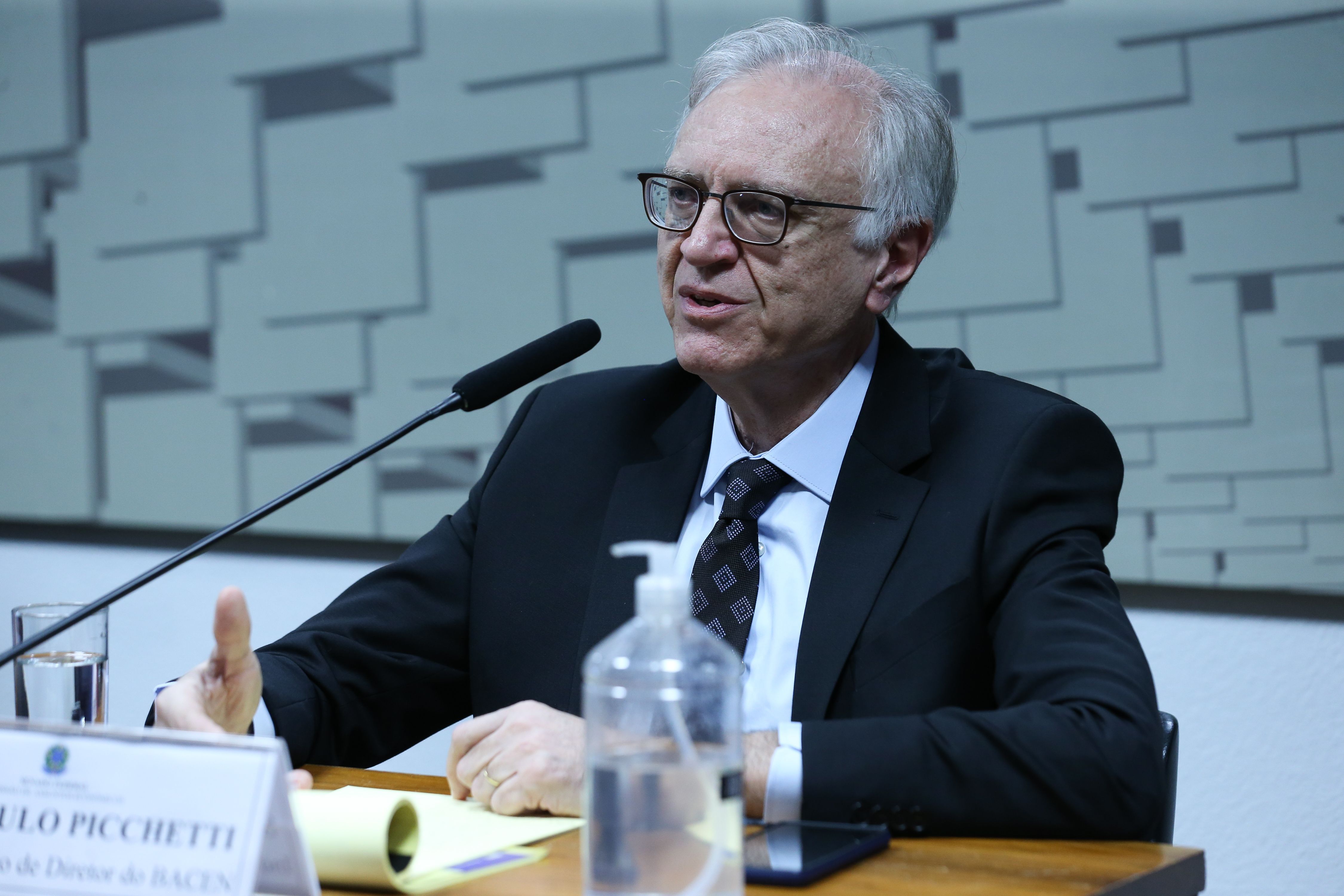 Efeitos de guerra e El Niño são 'insensíveis à política monetária', diz diretor do BC