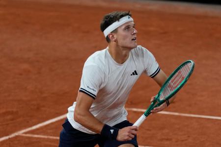 Jakub Mensik, tenista tcheco que eliminou Fonseca em Paris • Divulgação/RolandGarros