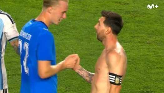 Daniel Gudjohnsen e Lionel Messi após amistoso entre Islândia e Argentina
